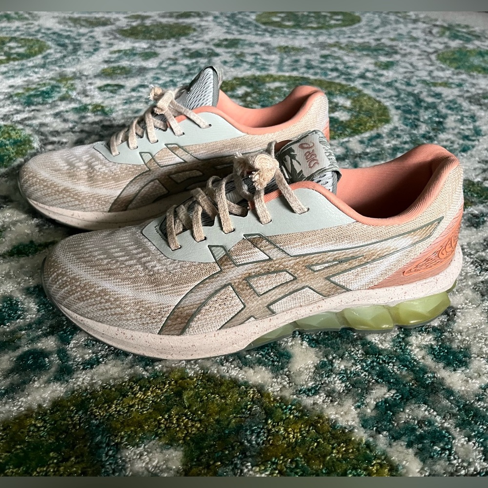 ASICS RUNNING GEL QUANTUM- Size 10 Men’s, LIKE NEW